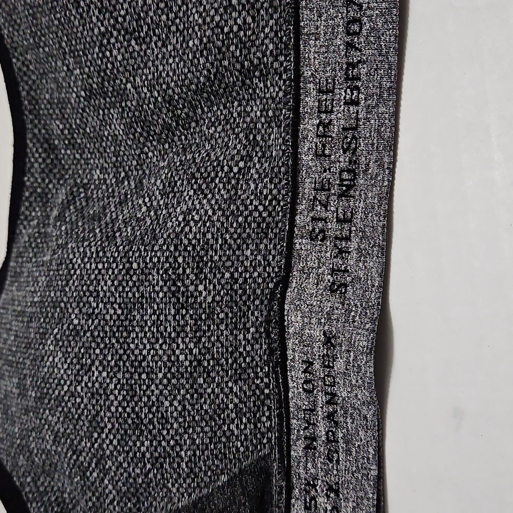 Gray Women's Stretch Support Sports Bra Size OS With Removable Pads Size S/M - Picture 7 of 11